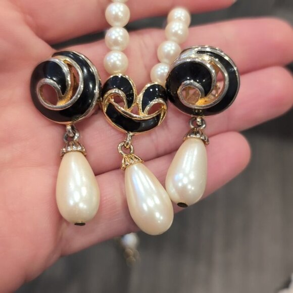 Vendôme 1970s Vintage Jewelry Set Pearl Necklace Clip On Earrings Enamel Gold - Picture 8 of 9